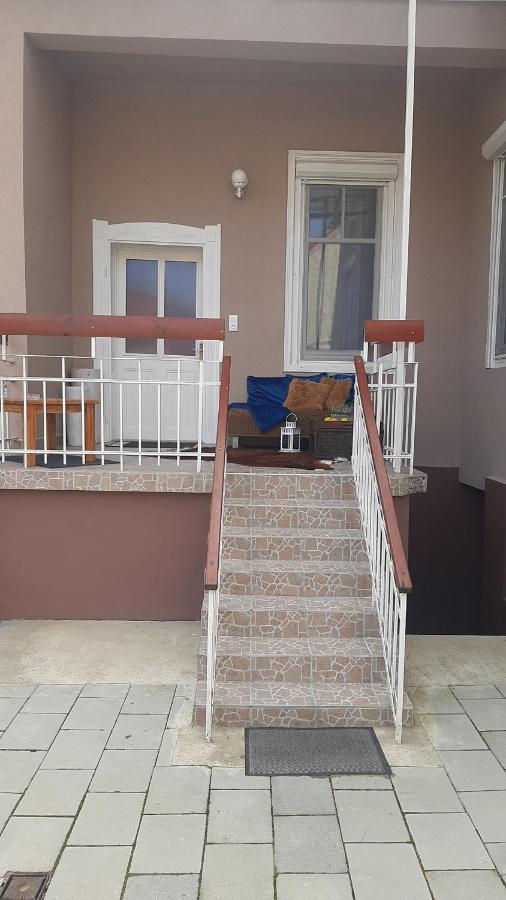 Glamour Apartman Gyula Buitenkant foto