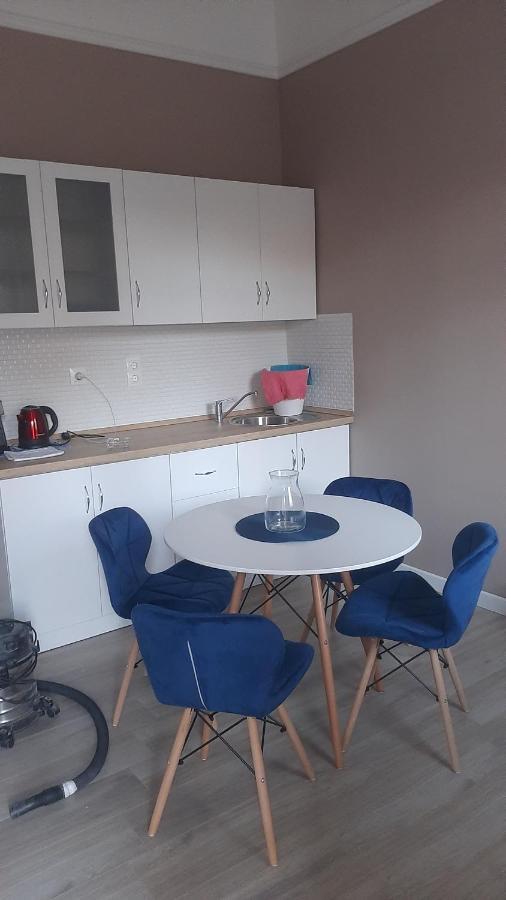 Glamour Apartman Gyula Buitenkant foto