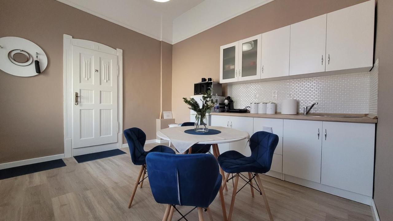 Glamour Apartman Gyula Buitenkant foto