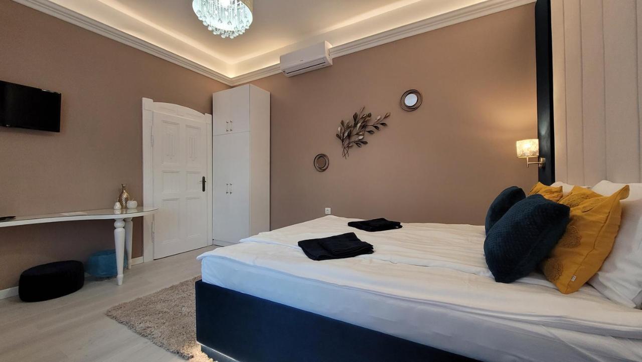 Glamour Apartman Gyula Buitenkant foto
