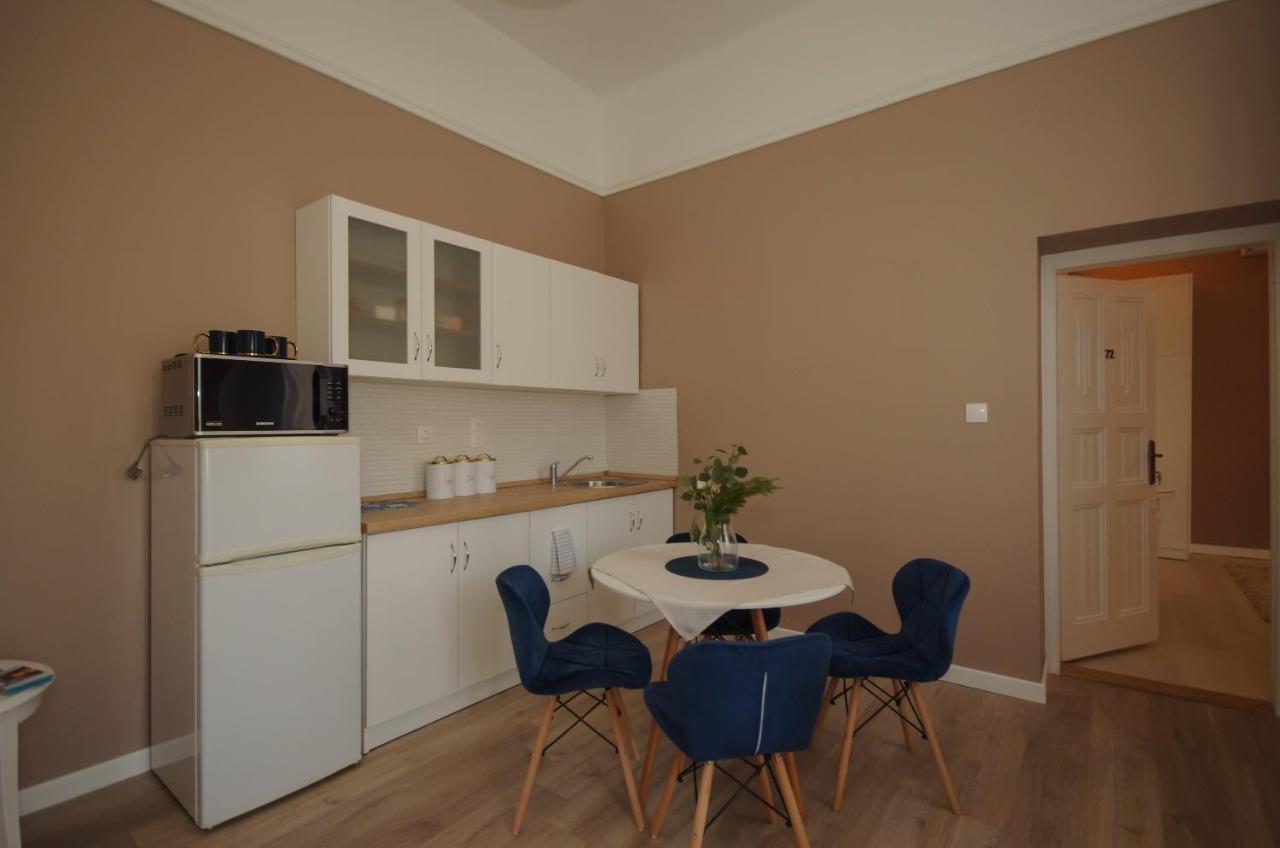 Glamour Apartman Gyula Buitenkant foto
