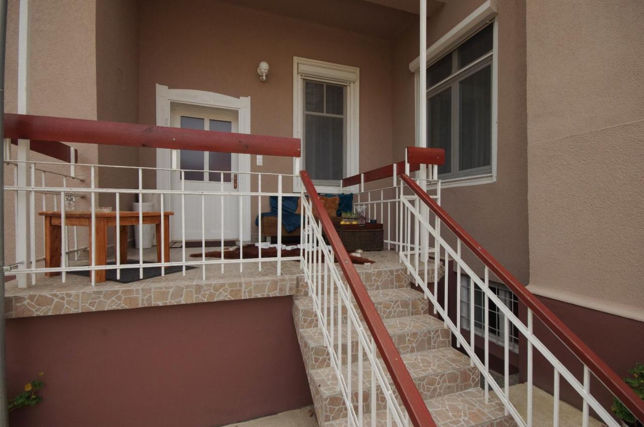 Glamour Apartman Gyula Buitenkant foto