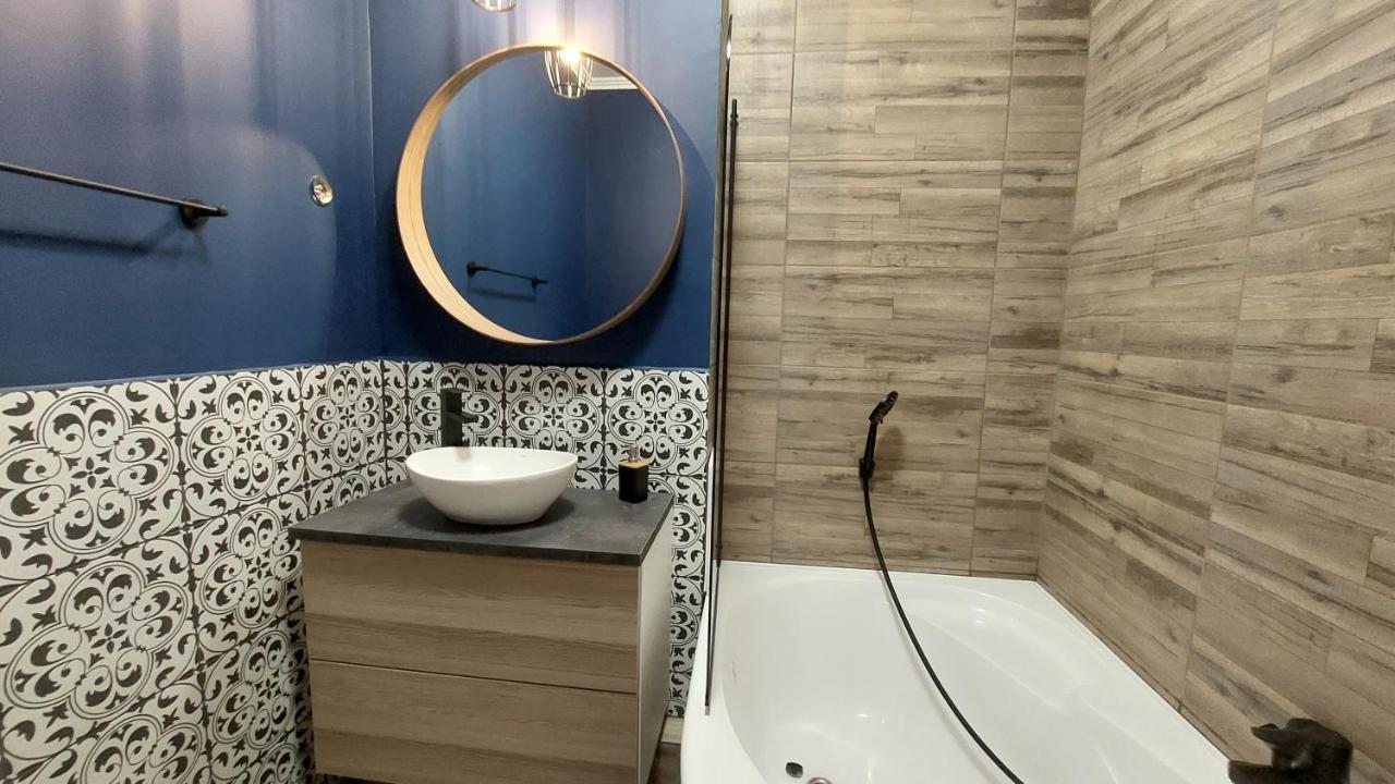 Glamour Apartman Gyula Buitenkant foto