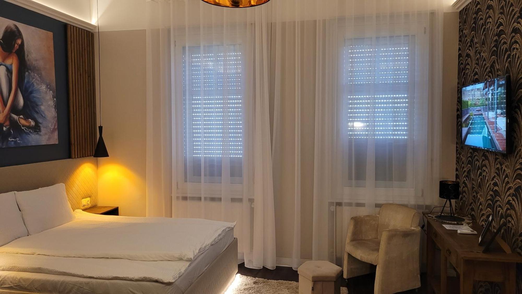 Glamour Apartman Gyula Buitenkant foto