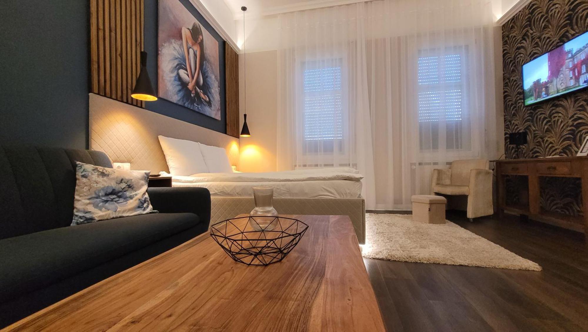 Glamour Apartman Gyula Buitenkant foto