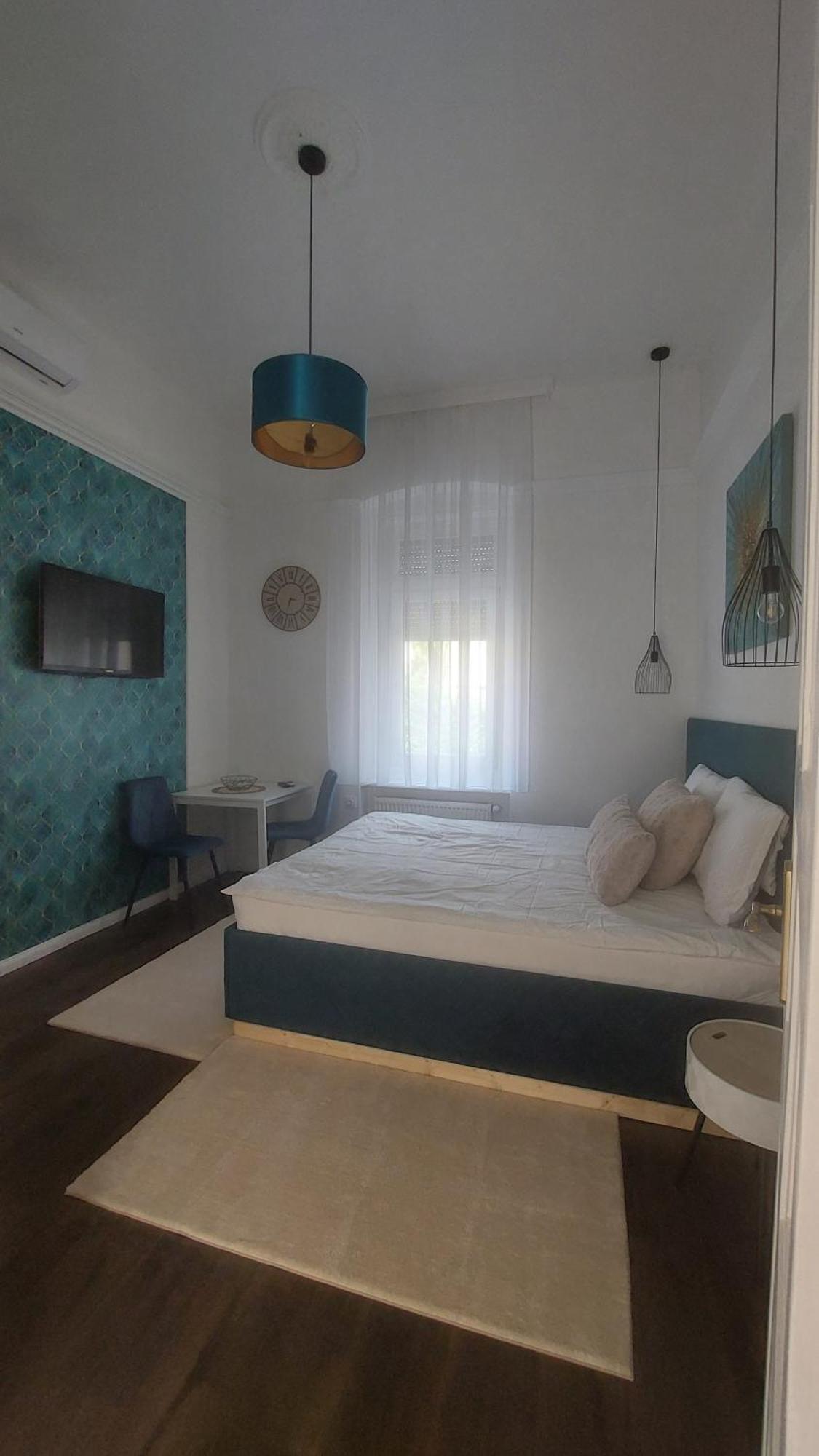 Glamour Apartman Gyula Buitenkant foto